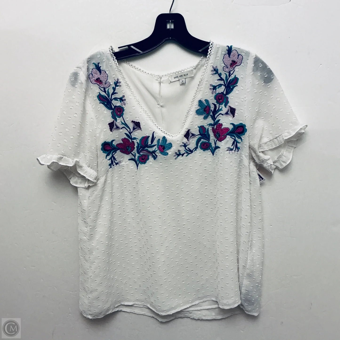 Top Short Sleeve Basic By Skies Are Blue In White, Size: M