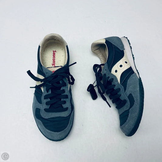 Shoes Sneakers By Saucony In Grey, Size: 6.5