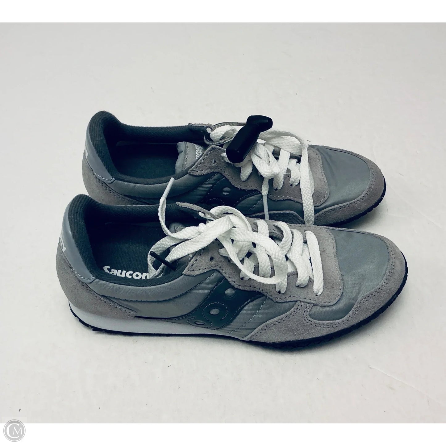 Shoes Sneakers By Saucony In Grey, Size: 7