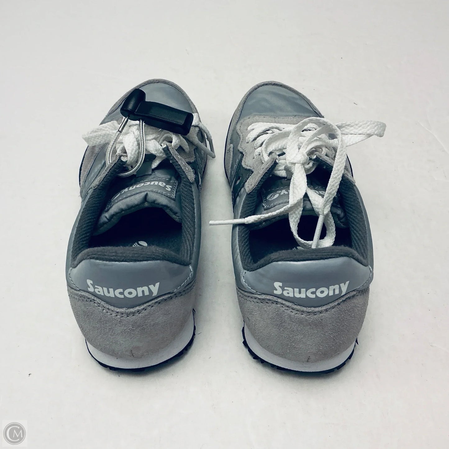 Shoes Sneakers By Saucony In Grey, Size: 7