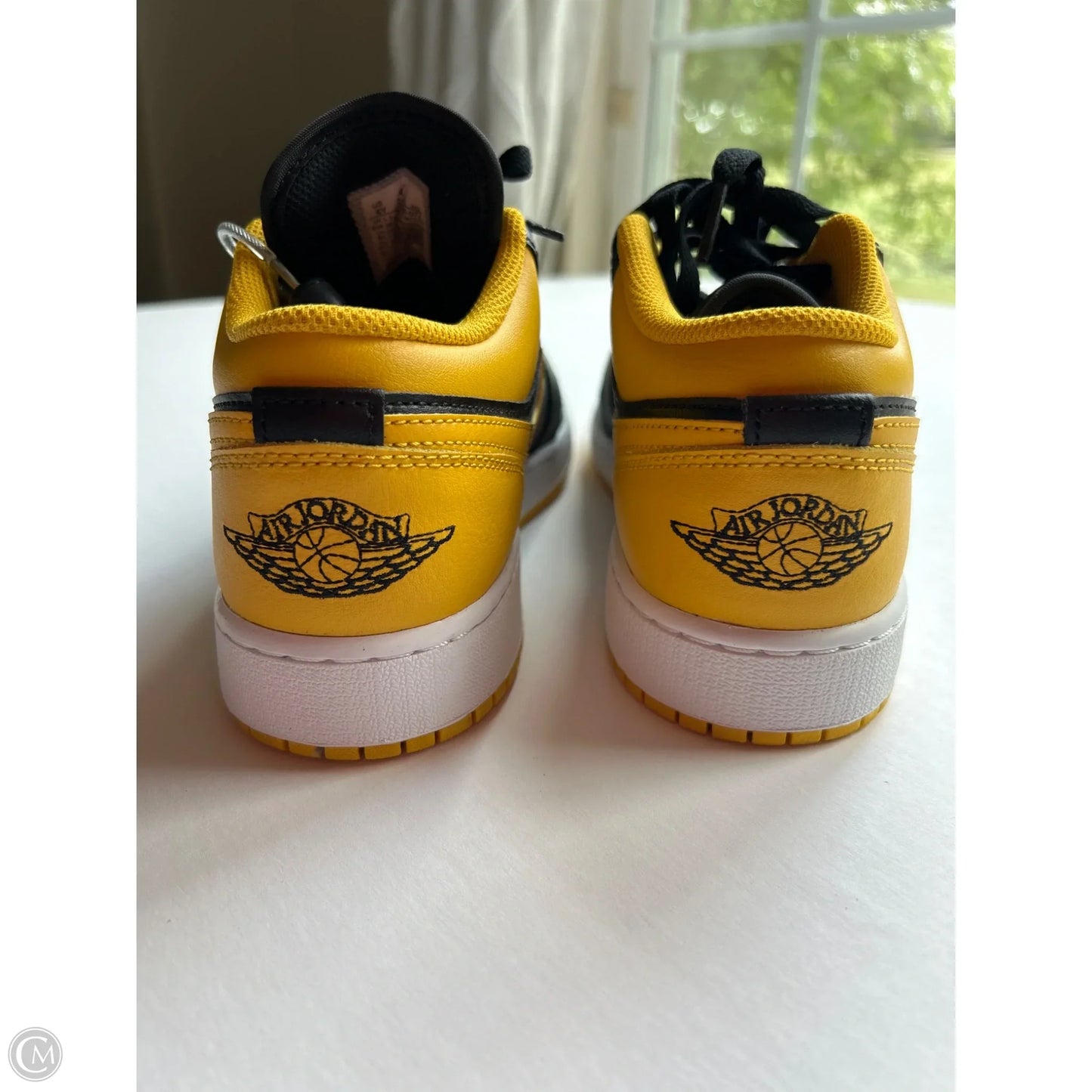 Shoes Luxury Designer By Jordan In Yellow, Size: 7.5
