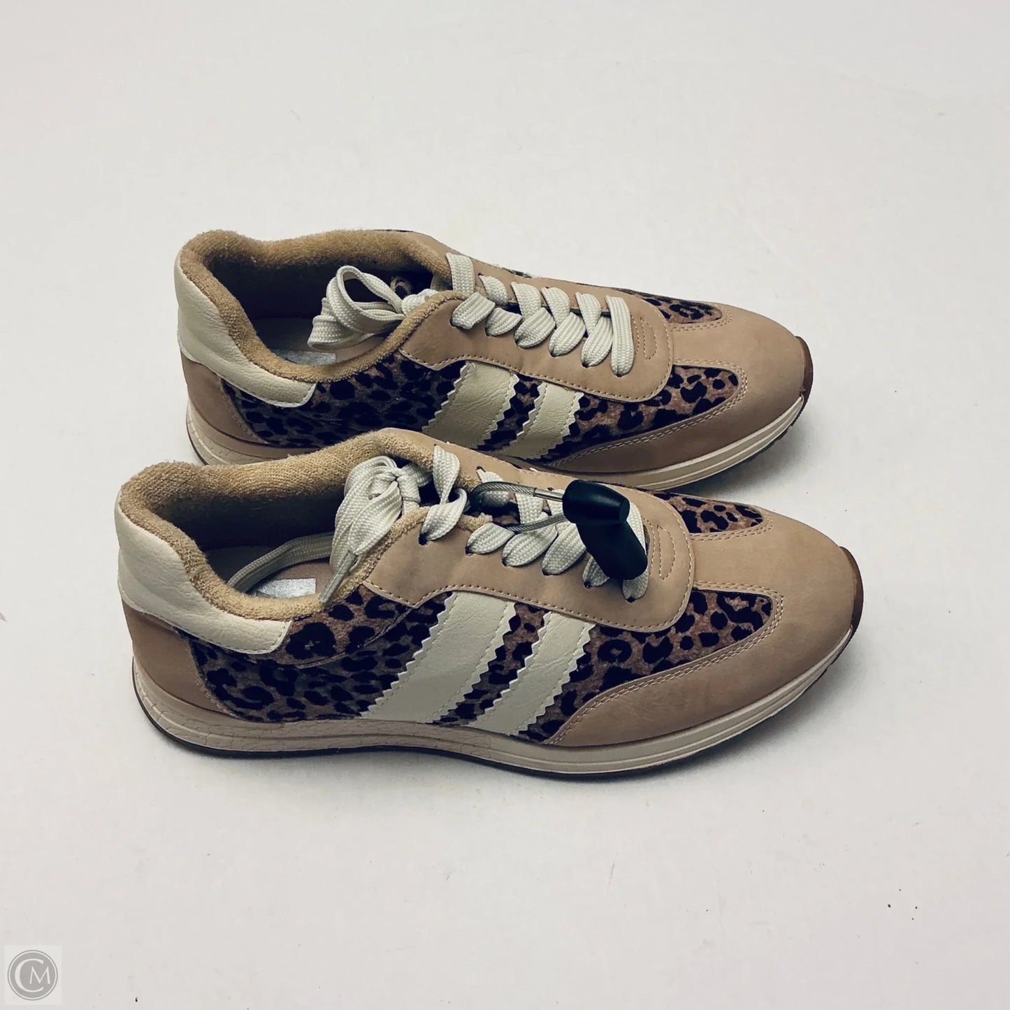 Shoes Sneakers By Dolce Vita In Animal print, Size: 7