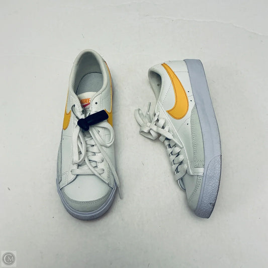Shoes Sneakers By Nike In White, Size: 8.5