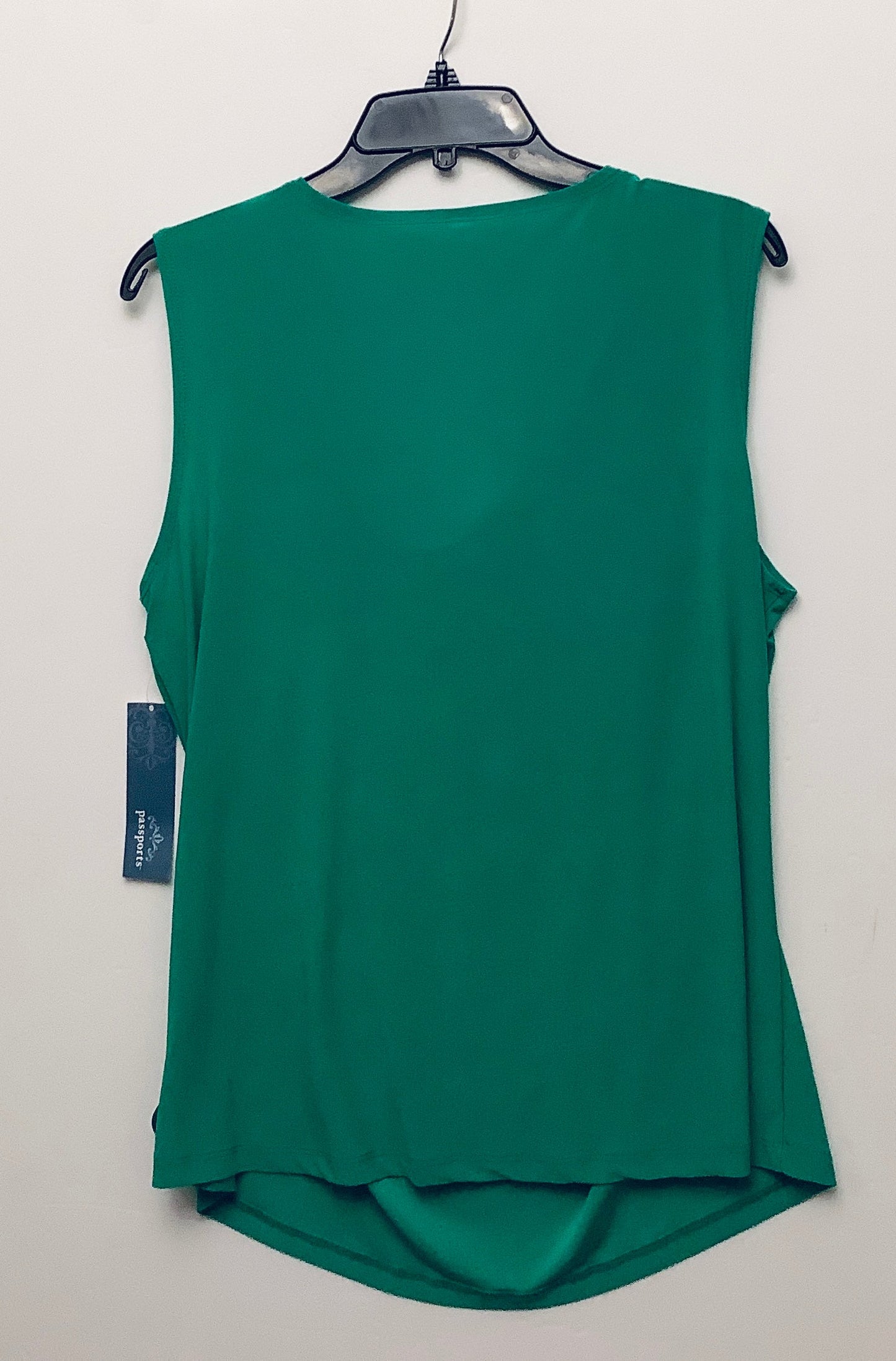 Top Sleeveless By Passport In Green, Size: Xl