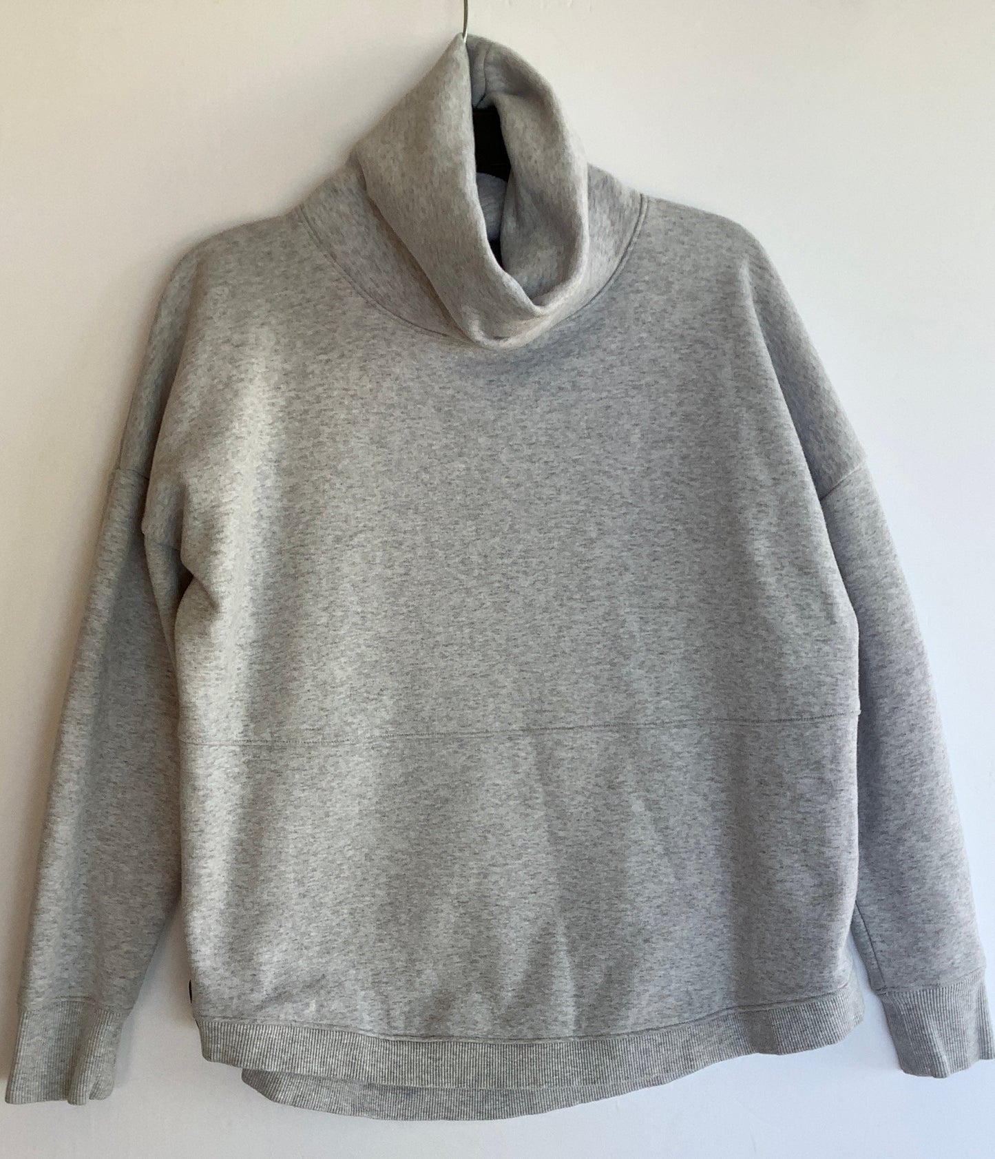 Sweatshirt Crewneck By Athleta In Grey, Size: S