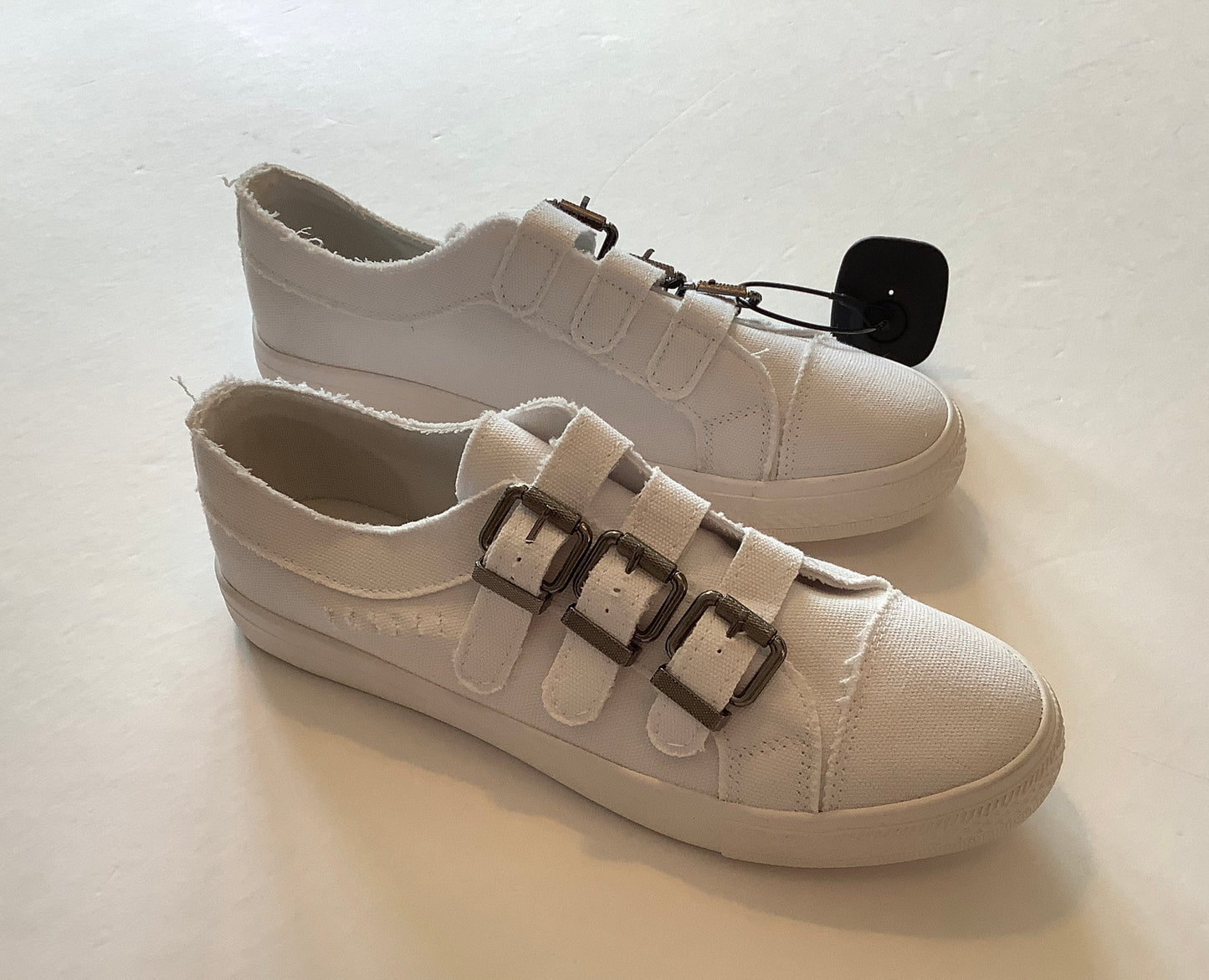 Shoes Sneakers By Blowfish In White, Size: 9