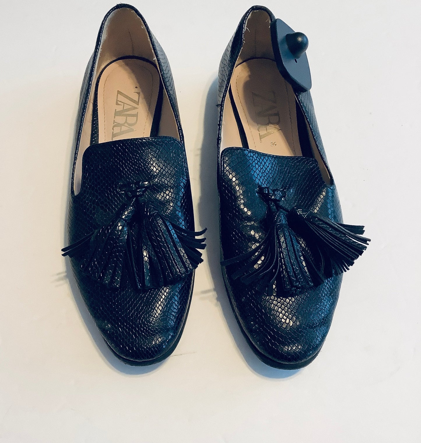 Shoes Flats By Zara In Black, Size: 6