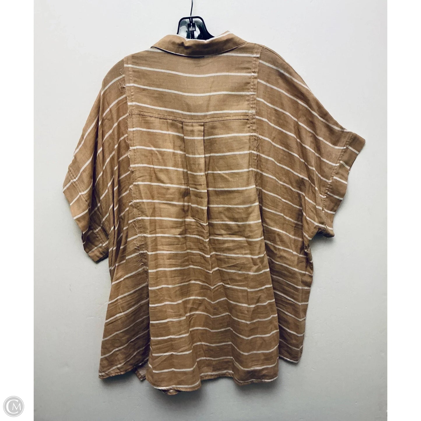 Top Short Sleeve By Torrid In Tan, Size: 3x