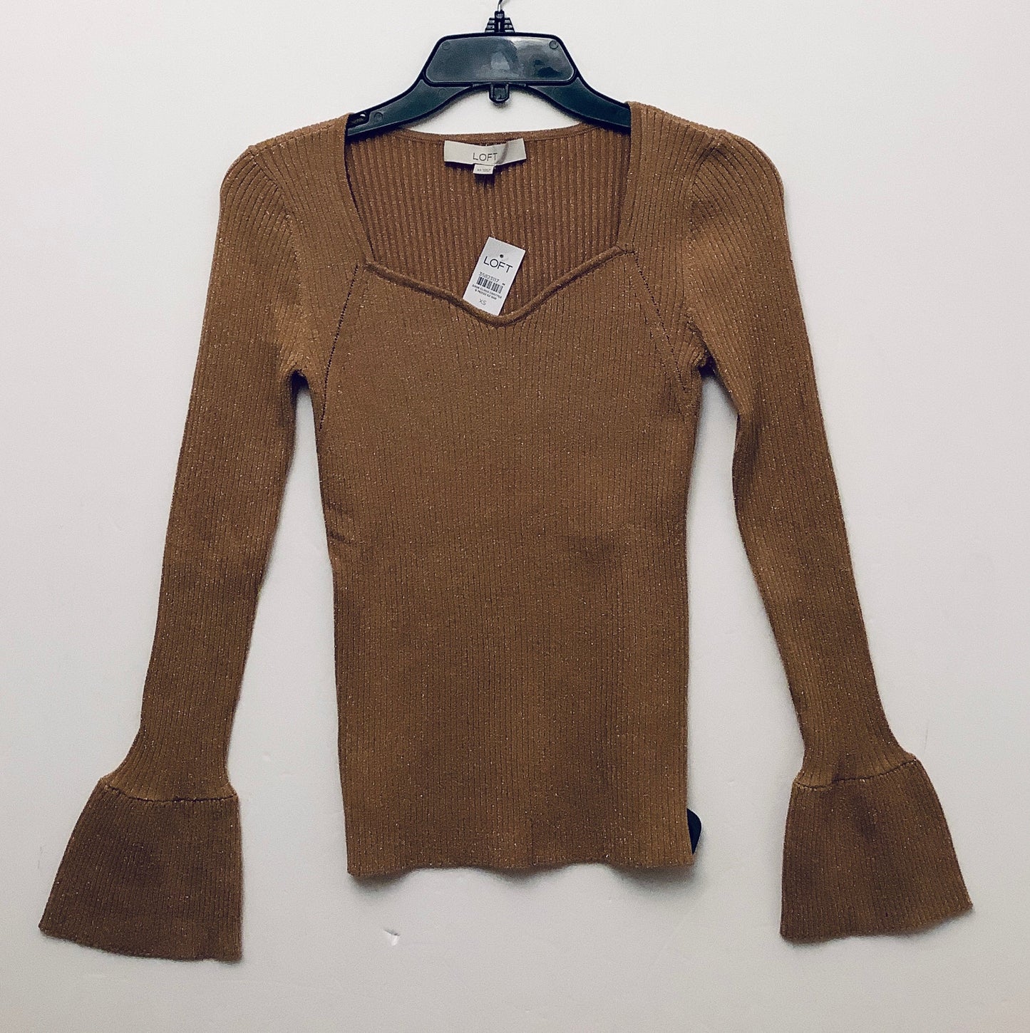 Top Long Sleeve Basic By Loft In Beige, Size: Xs