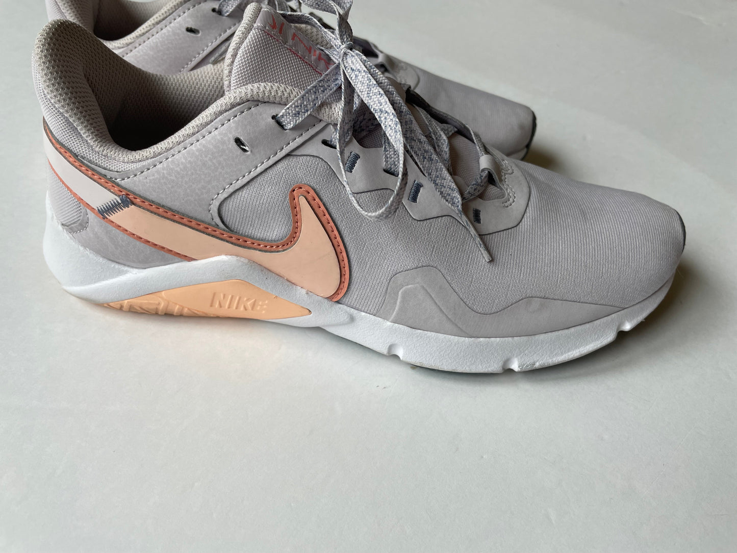 Shoes Athletic By Nike In Grey, Size: 7.5