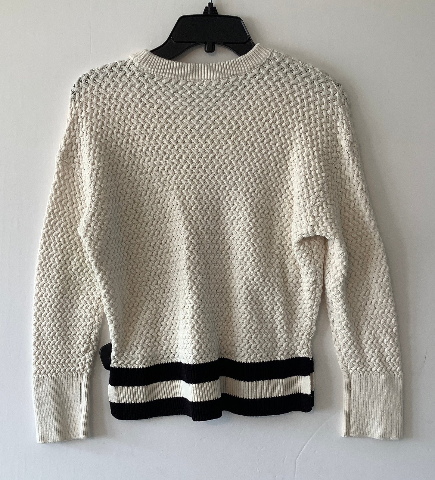 Sweater By Clothes Mentor In White, Size: Xs