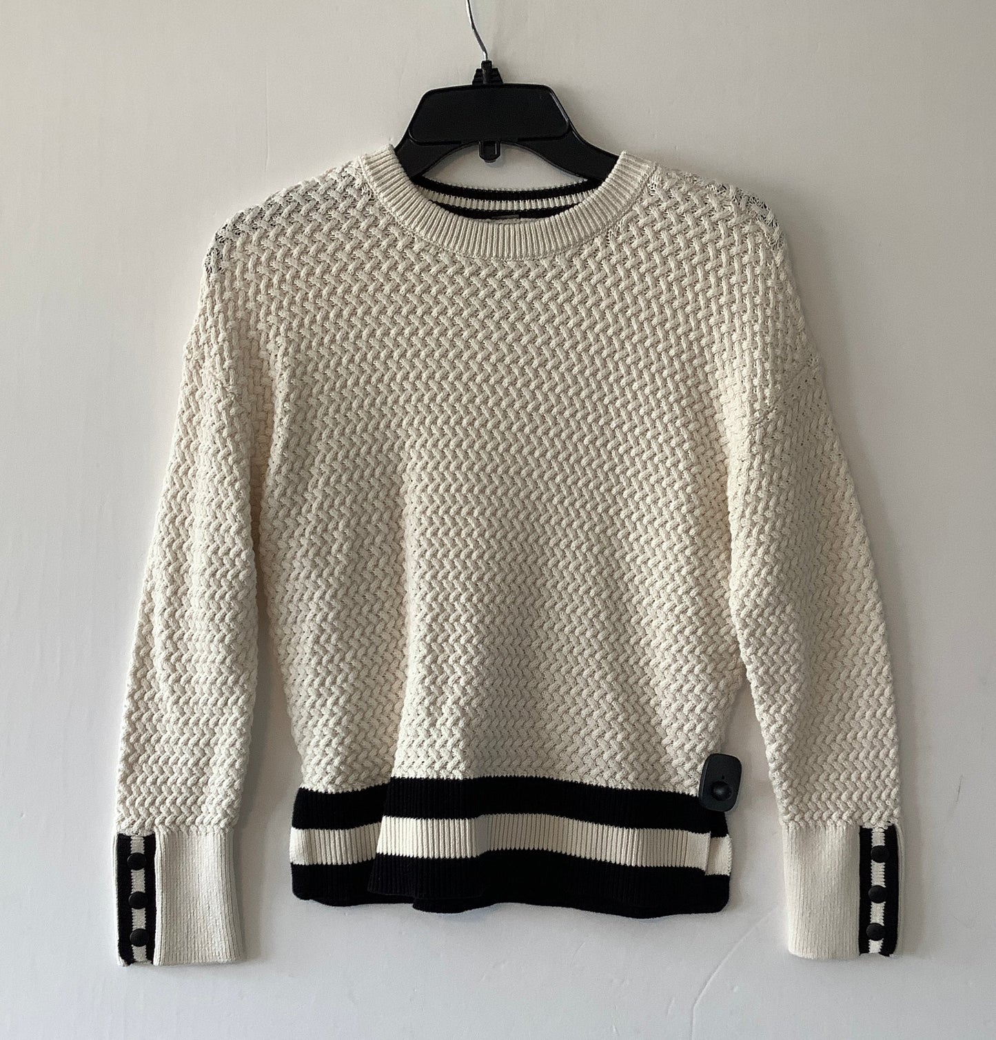 Sweater By Clothes Mentor In White, Size: Xs