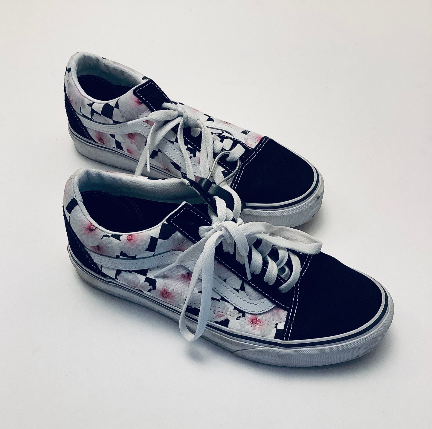 Shoes Sneakers By Vans In Floral Print, Size: 8.5