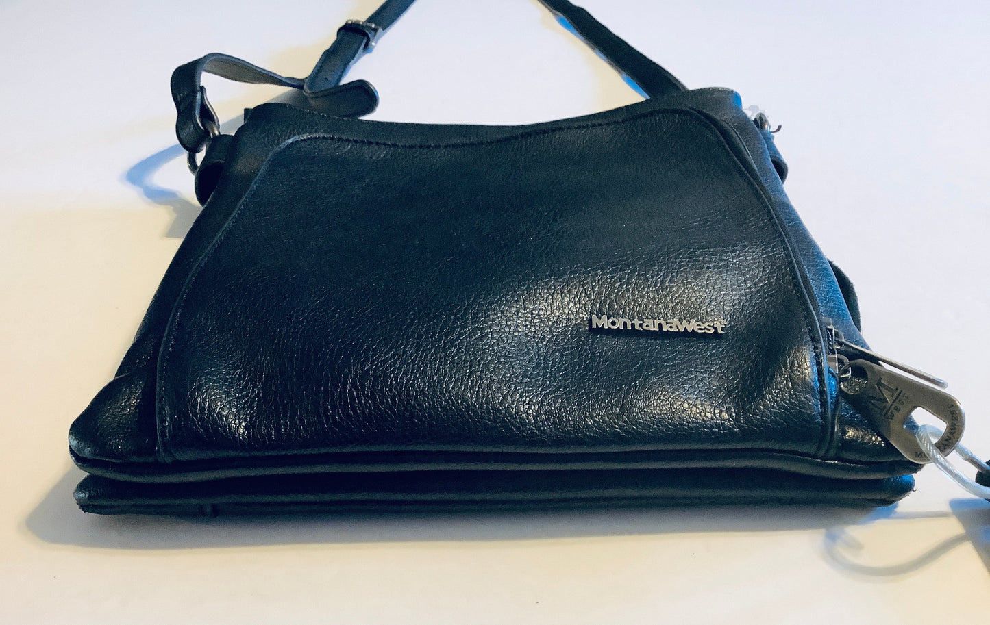 Handbag By Clothes Mentor, Size: Medium