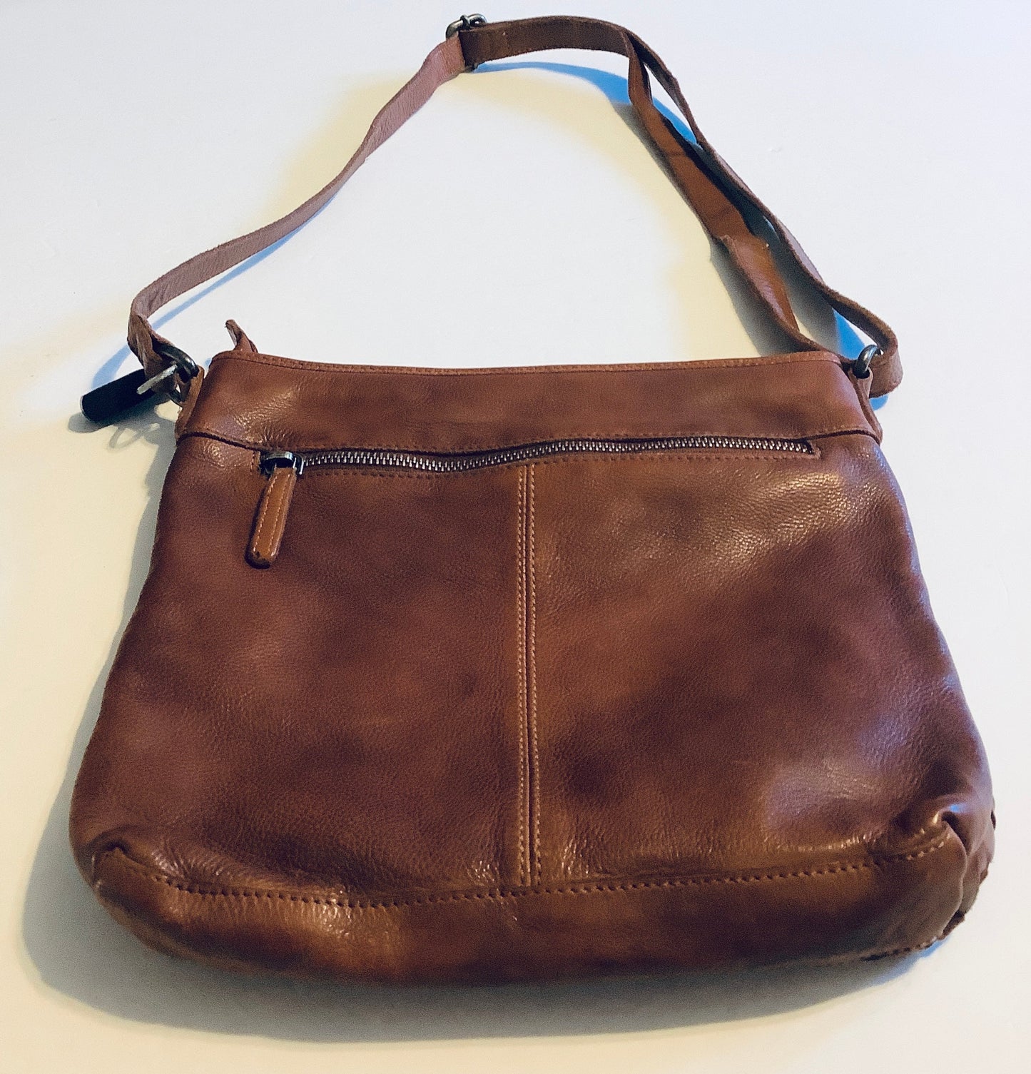 Crossbody Leather By Clothes Mentor, Size: Medium