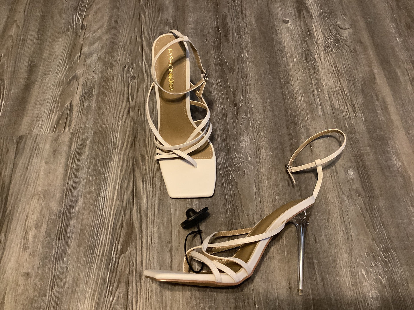 White Shoes Heels Stiletto Fashion Nova, Size 8