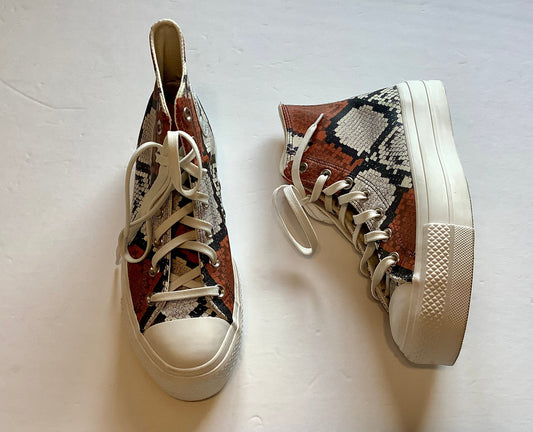 Shoes Sneakers By Converse In Snakeskin Print, Size: 8.5