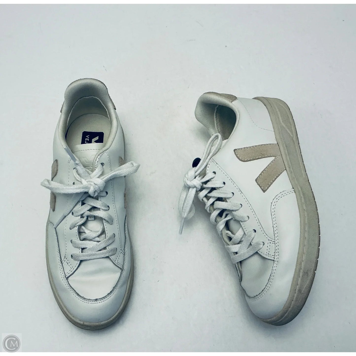 Shoes Sneakers By Veja In White, Size: 9