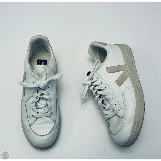 Shoes Sneakers By Veja In White, Size: 9