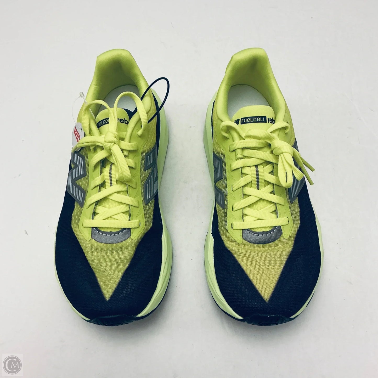 Shoes Sneakers By New Balance In Black & Yellow, Size: 7