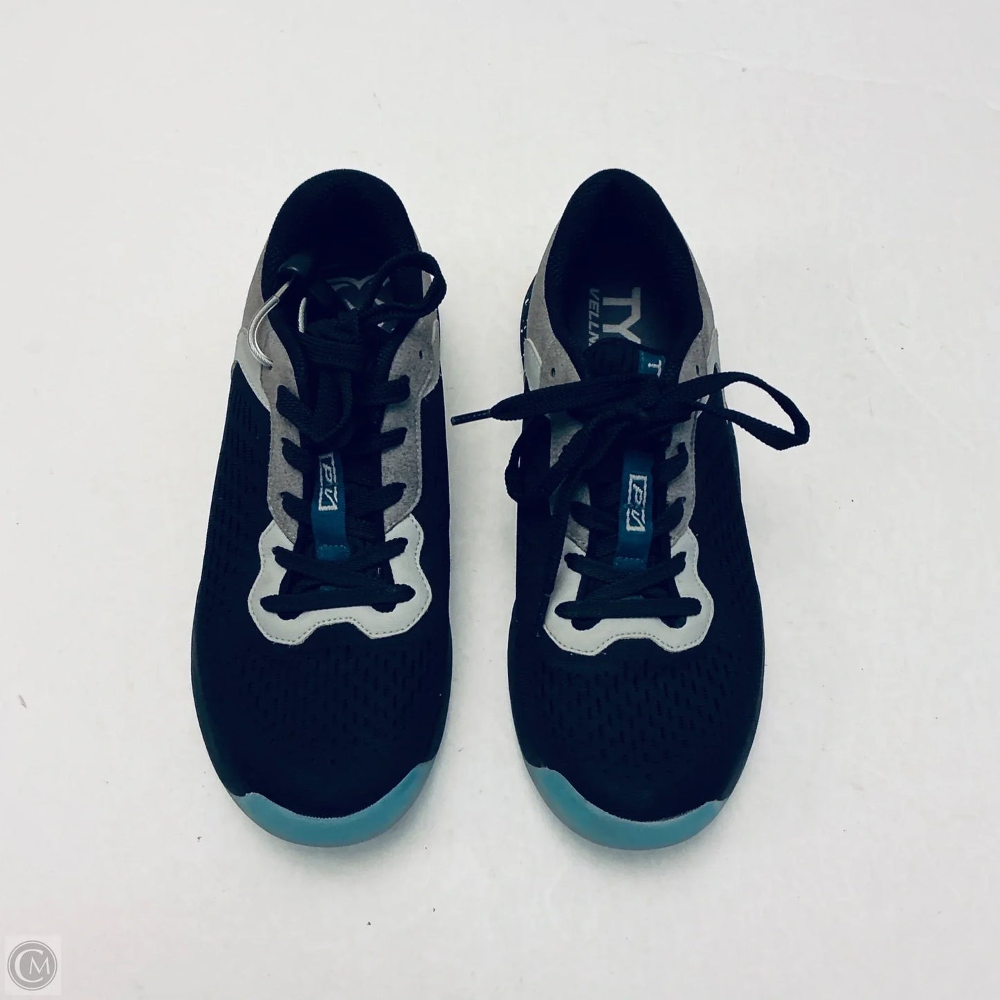 Shoes Sneakers By Cmf In Black & Grey, Size: 6.5
