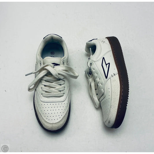 Shoes Sneakers By Clothes Mentor In White, Size: 6