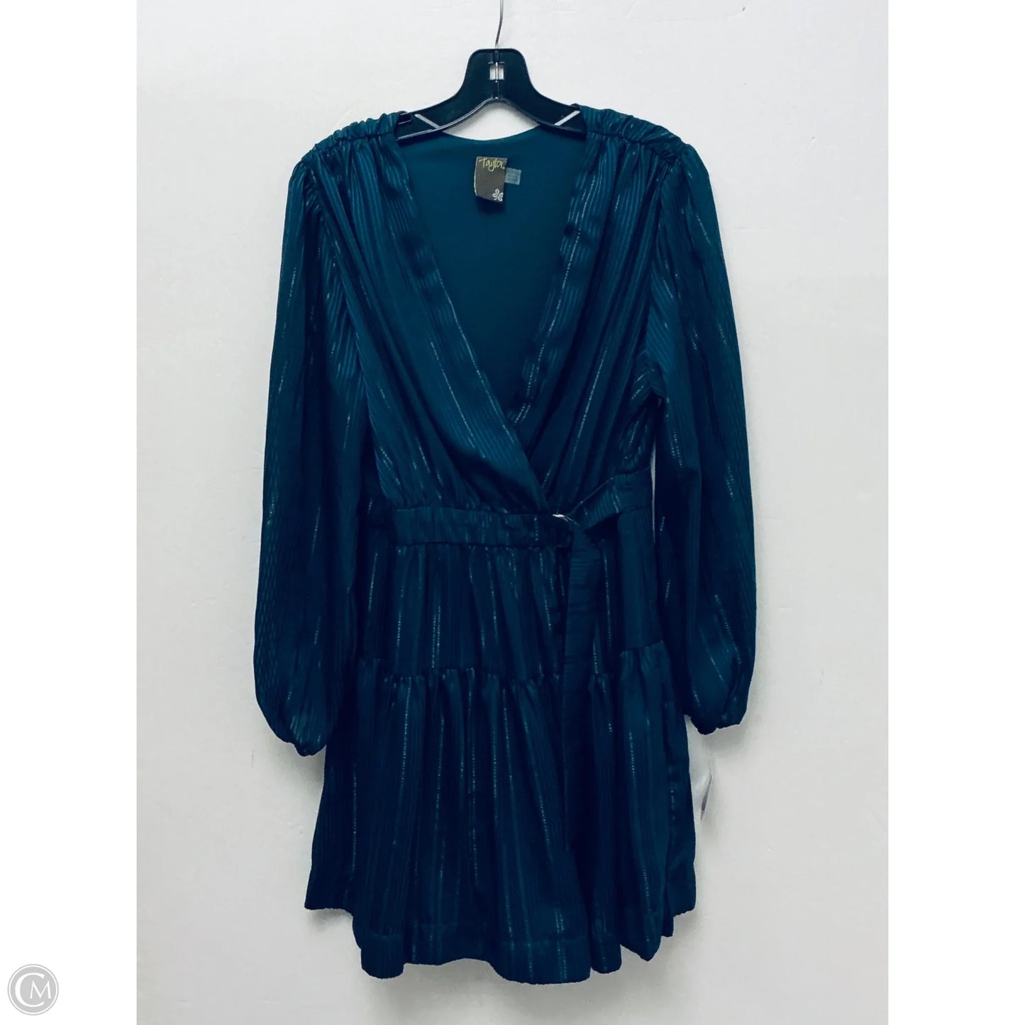 Dress Casual Short By Taylor In Green, Size: 10