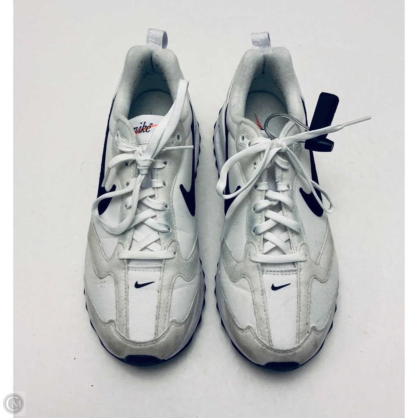 Shoes Sneakers By Nike In White, Size: 8.5