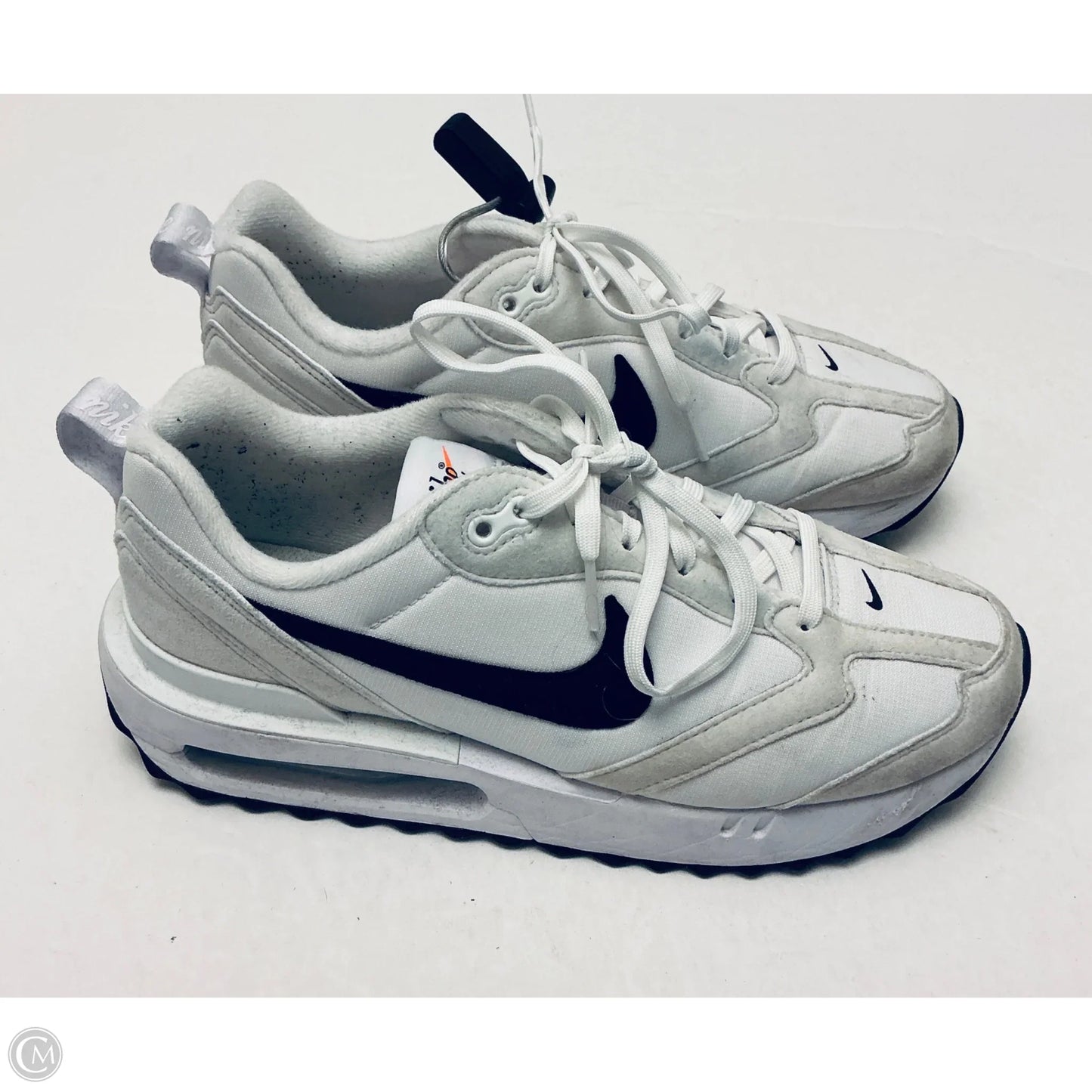 Shoes Sneakers By Nike In White, Size: 8.5