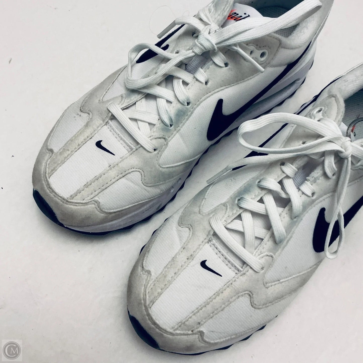 Shoes Sneakers By Nike In White, Size: 8.5