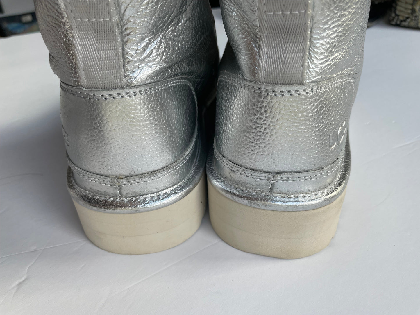 Boots Ankle Flats By Ugg In Silver, Size: 9