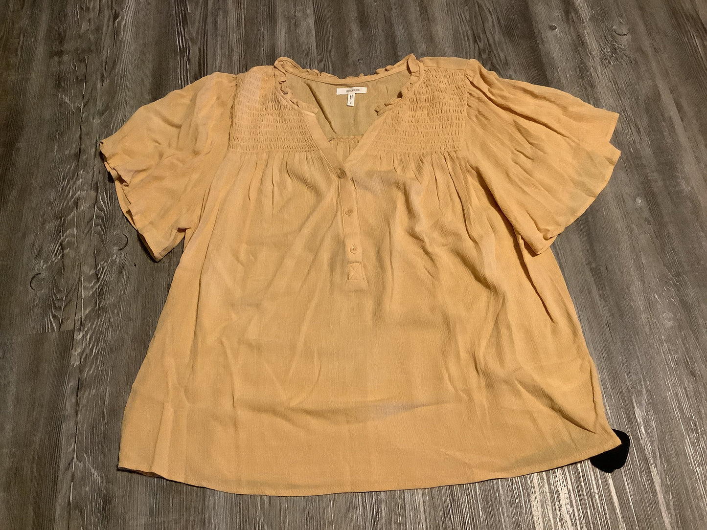 Top Short Sleeve By Maurices In Yellow, Size: L