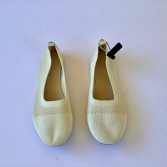 Shoes Flats By Danskin In White, Size: 8.5