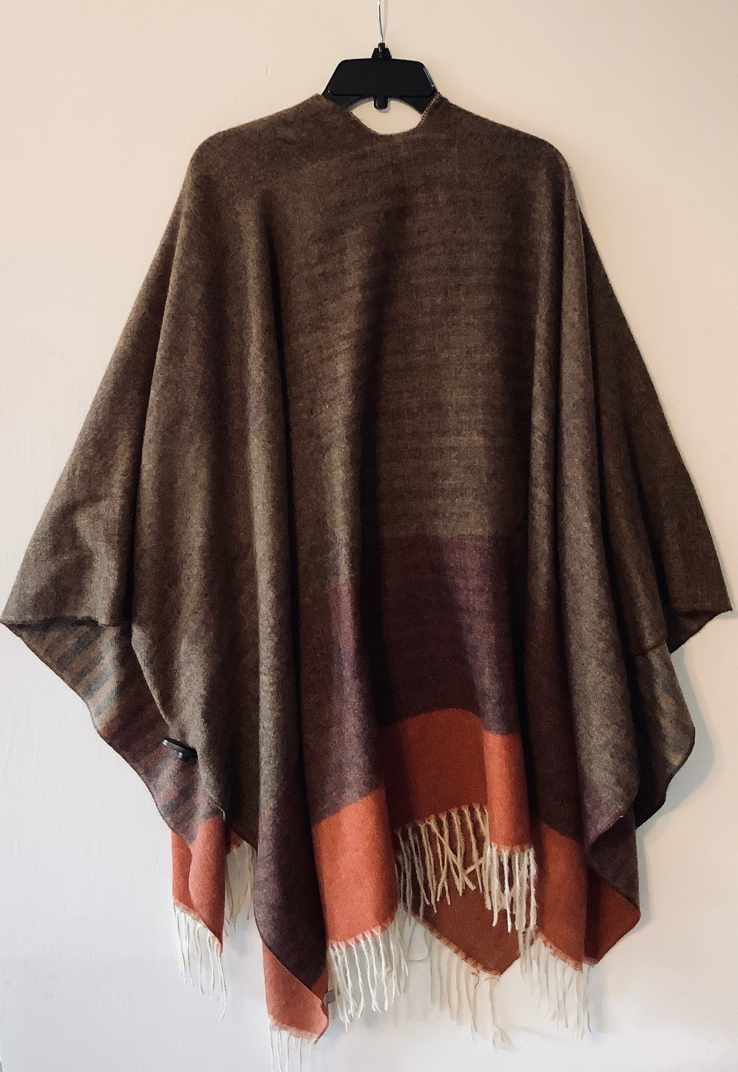 Poncho By Cme In Brown, Size: 0