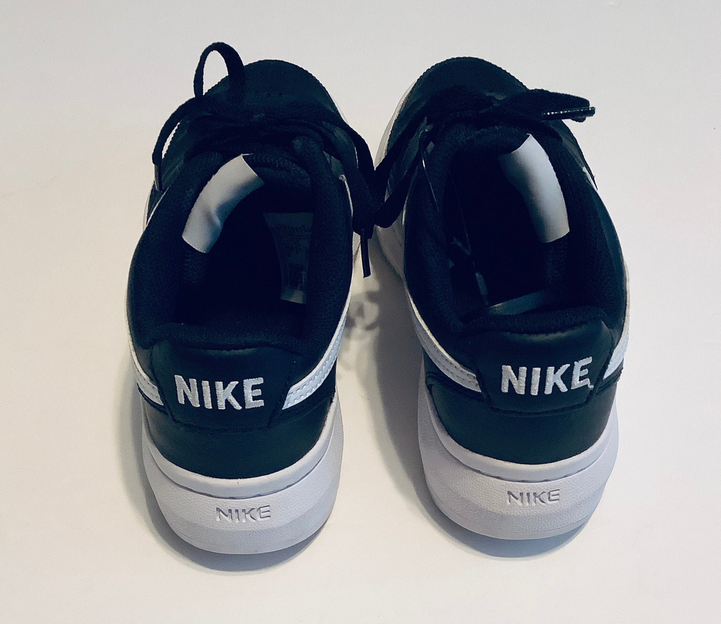 Shoes Sneakers By Nike In Black, Size: 6