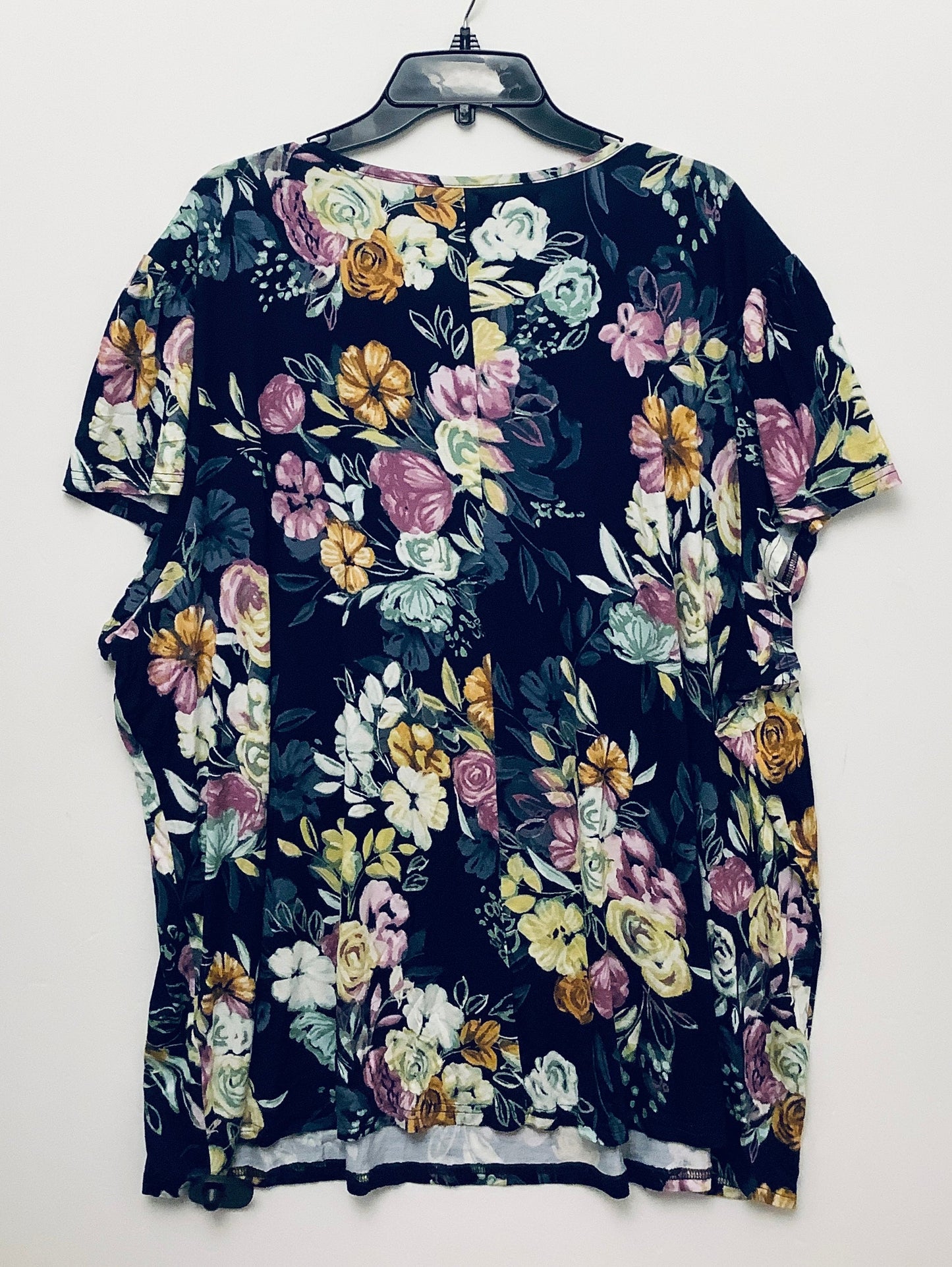 Top Short Sleeve By Maurices In Floral Print, Size: 4x