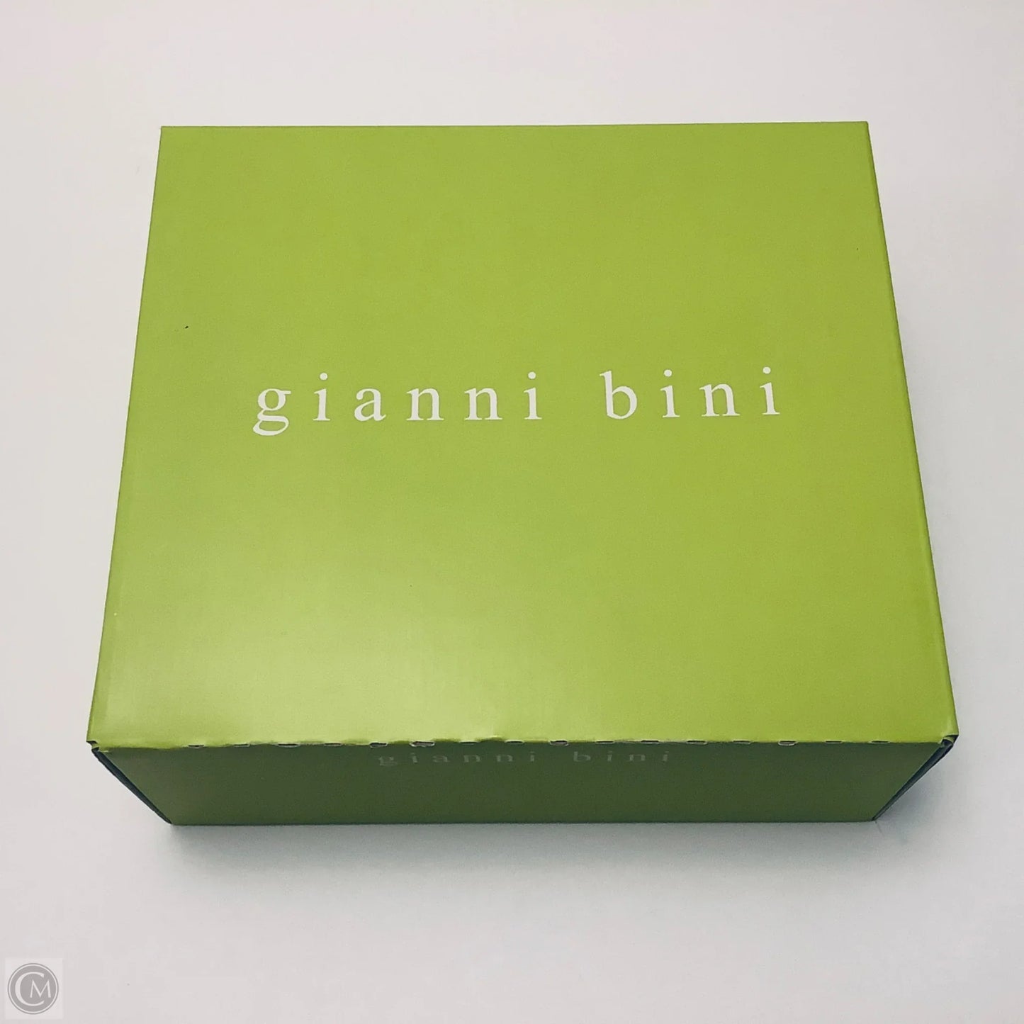 Shoes Designer By Karl Lagerfeld In White, Size: 7.5