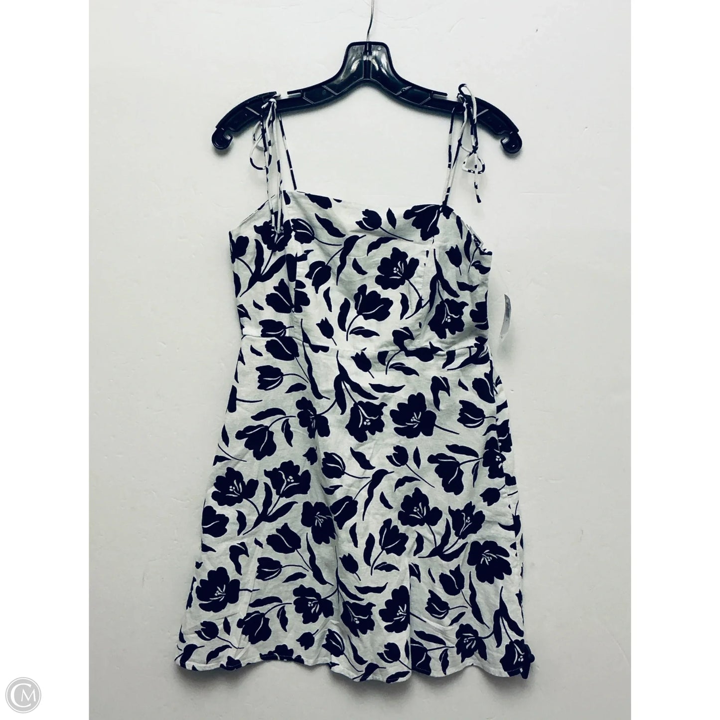 Dress Casual Short By Old Navy In Blue & White, Size: M