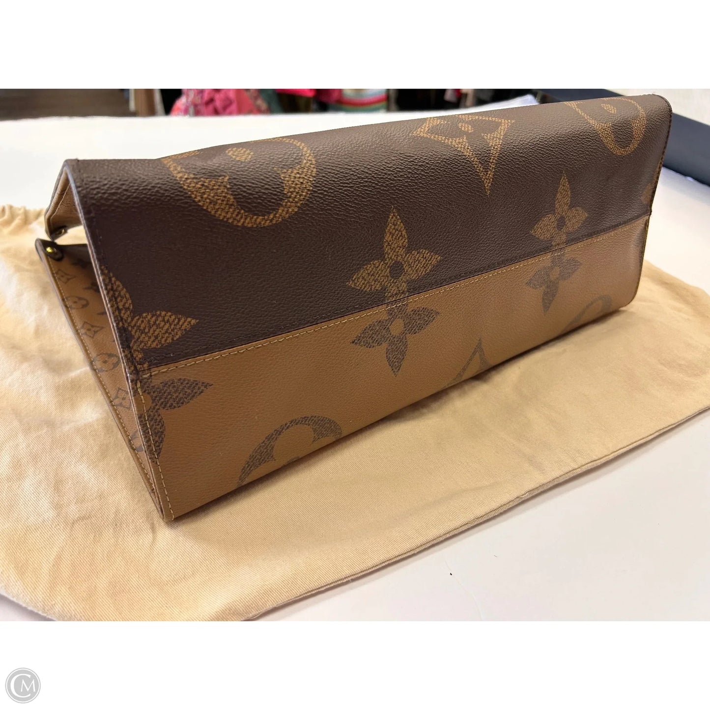 Handbag Luxury Designer By Louis Vuitton, Size: Large