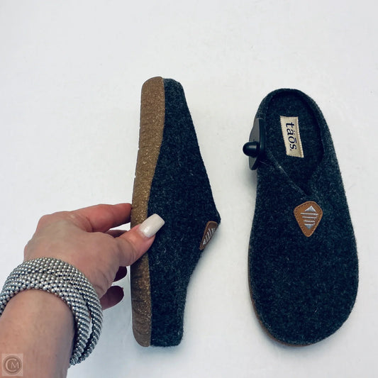 Shoes Flats By Taos In Grey, Size: 7.5