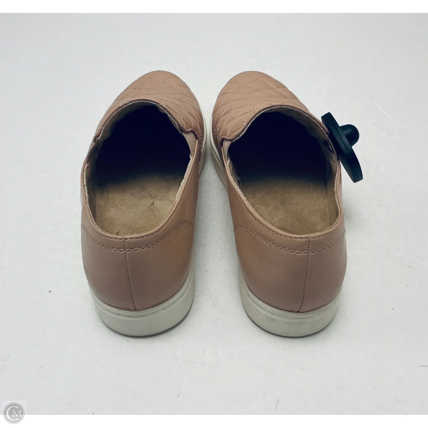 Shoes Flats By Crown And Ivy In Beige, Size: 7.5