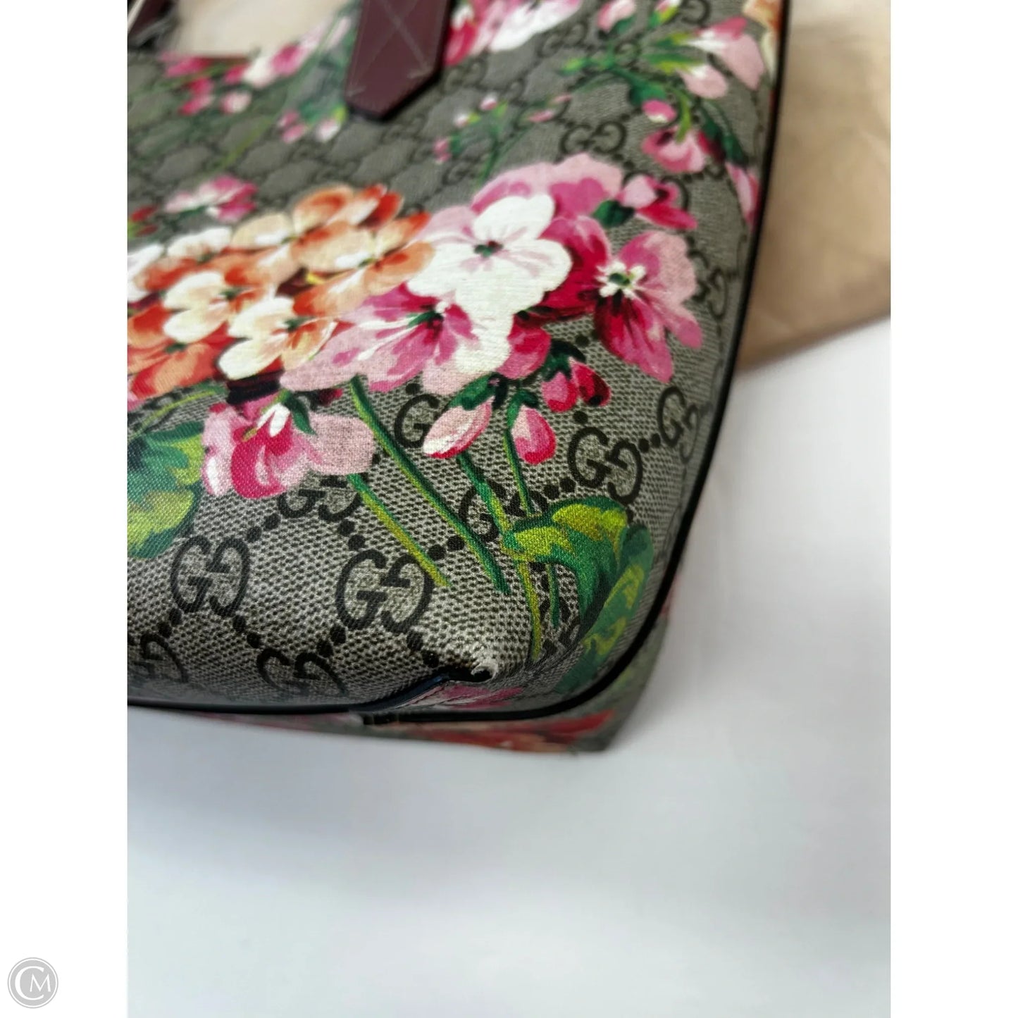 Tote Luxury Designer By Gucci, Size: Small