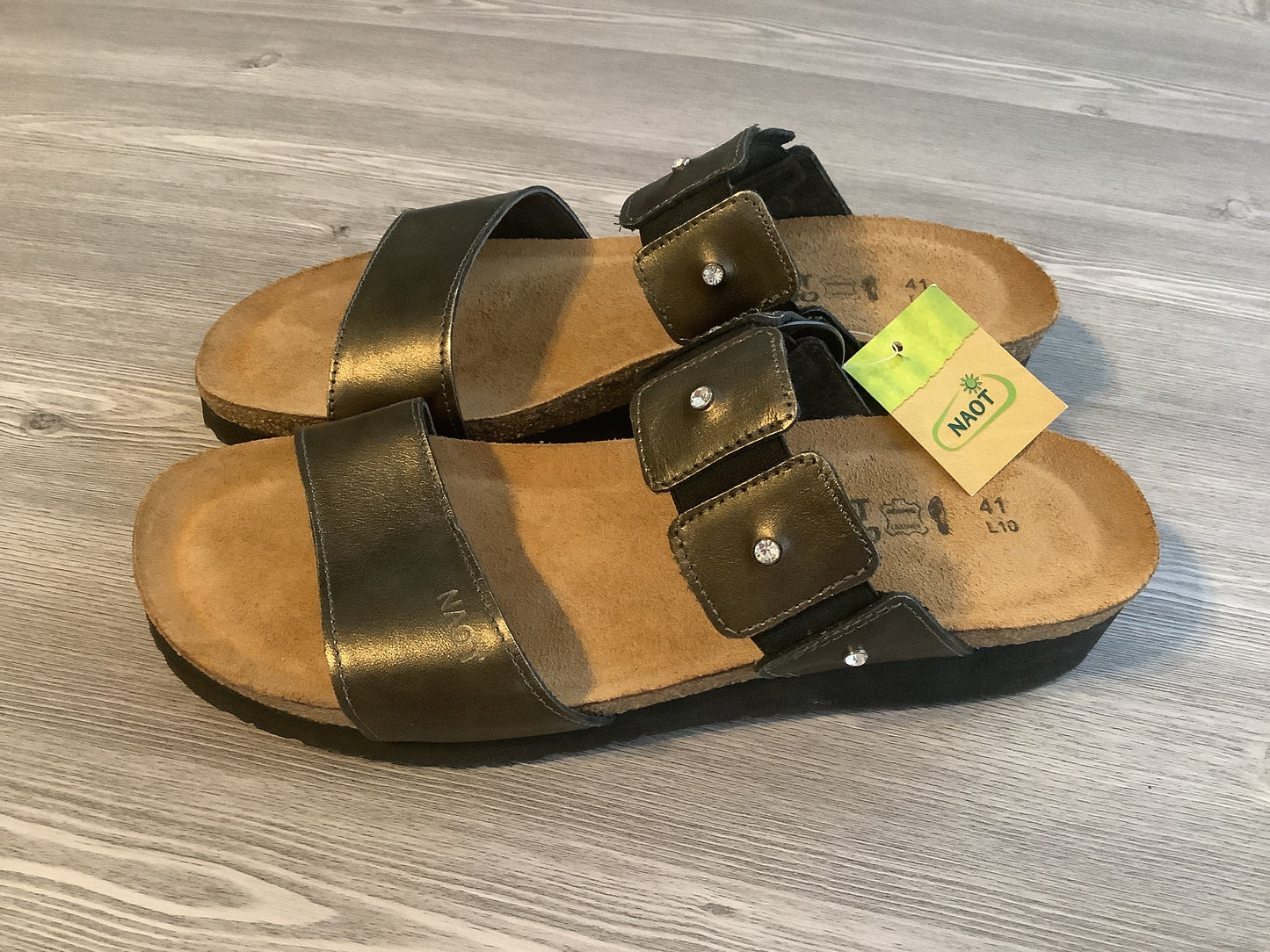 Brown Sandals Flats Naot, Size 10