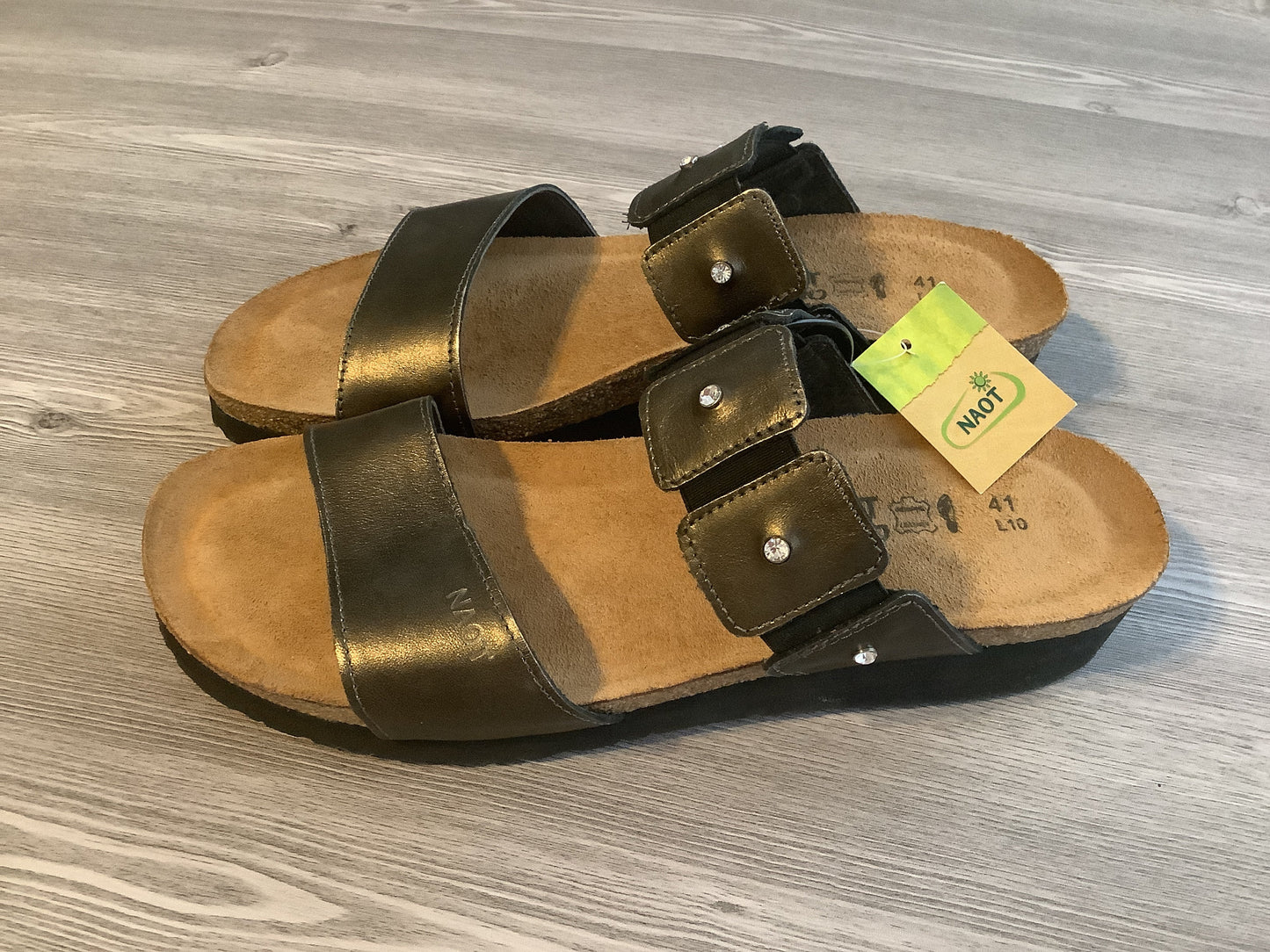 Brown Sandals Flats Naot, Size 10