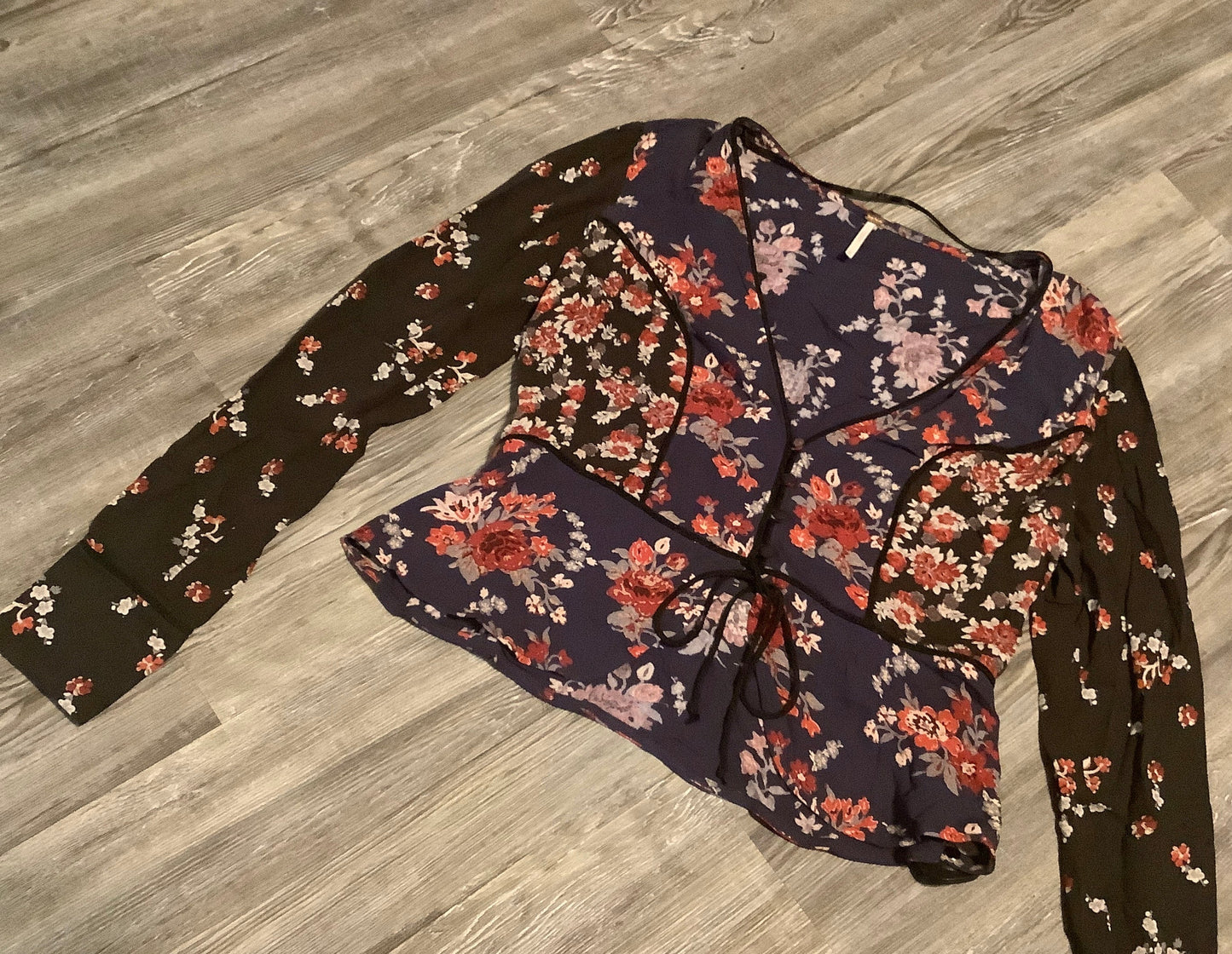 Top Long Sleeve By Free People In Floral Print, Size: M