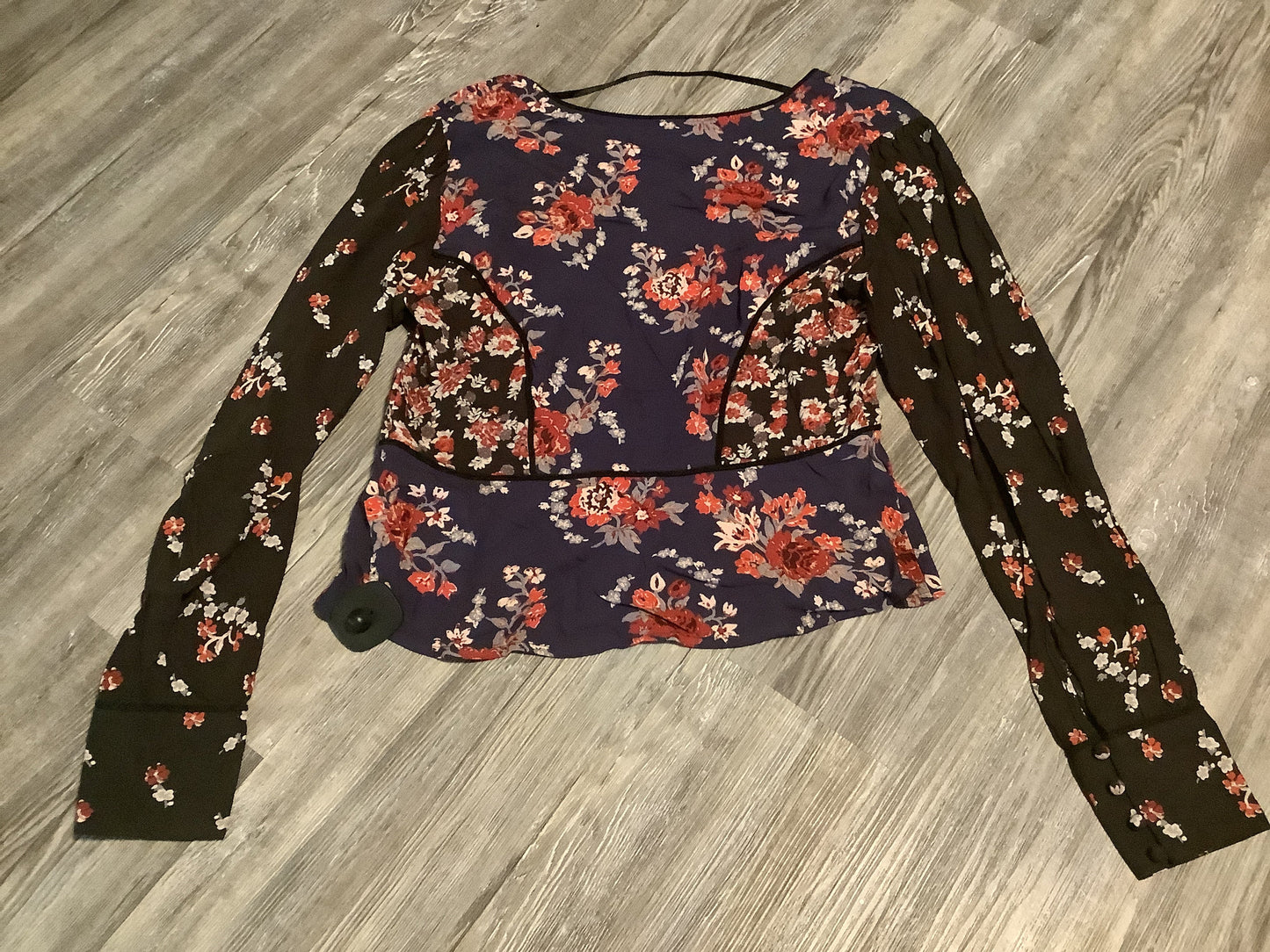 Top Long Sleeve By Free People In Floral Print, Size: M