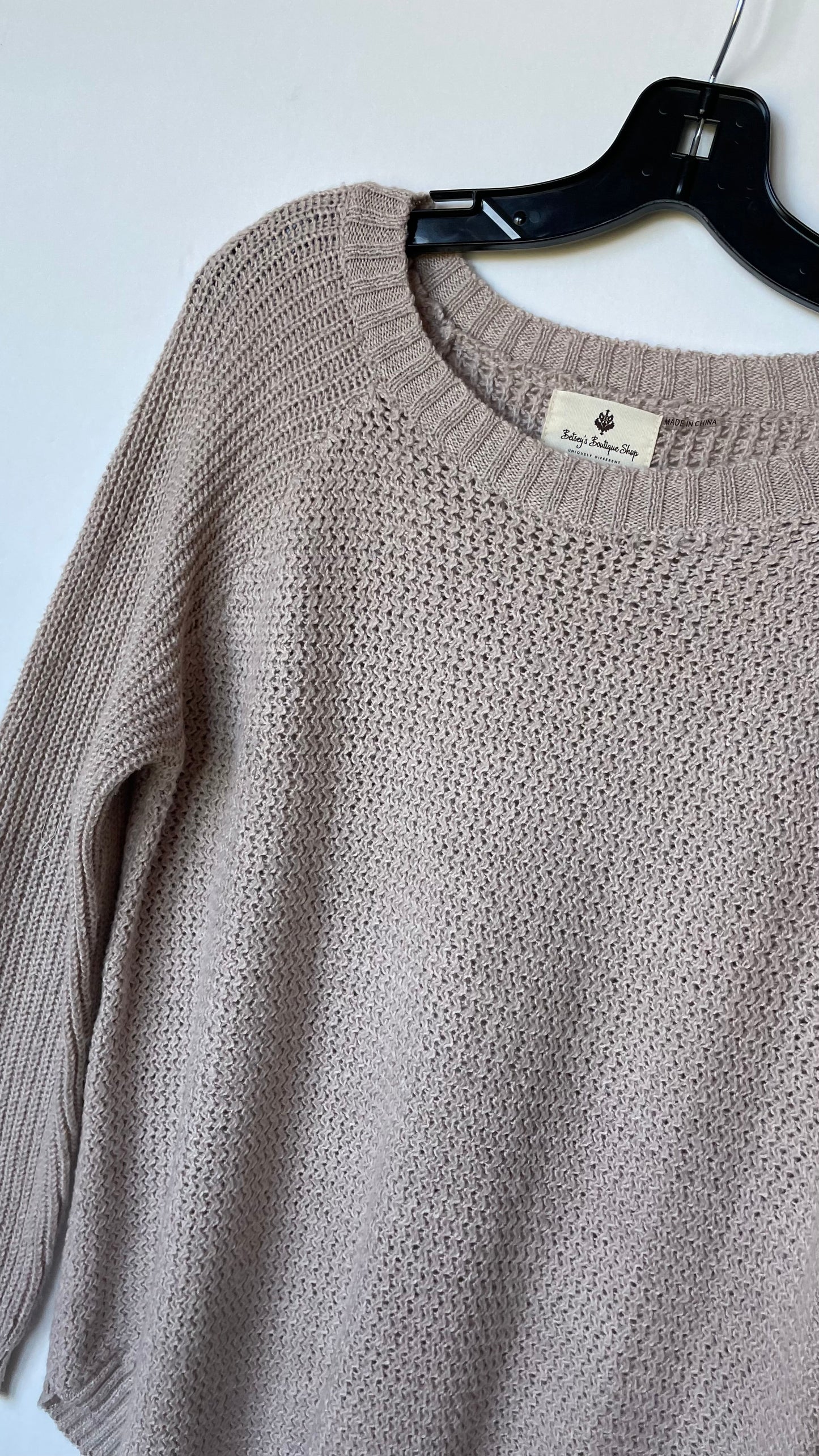 Sweater By Clothes Mentor In Tan, Size: M