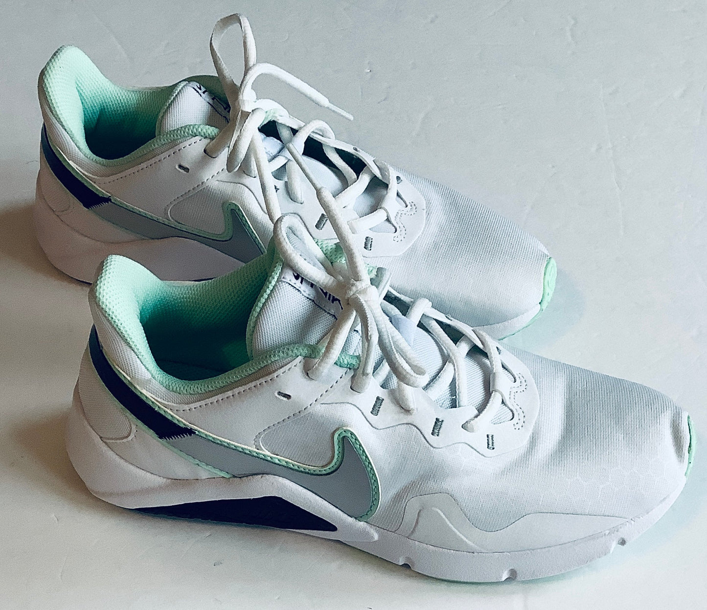 Shoes Athletic By Nike In White, Size: 8.5