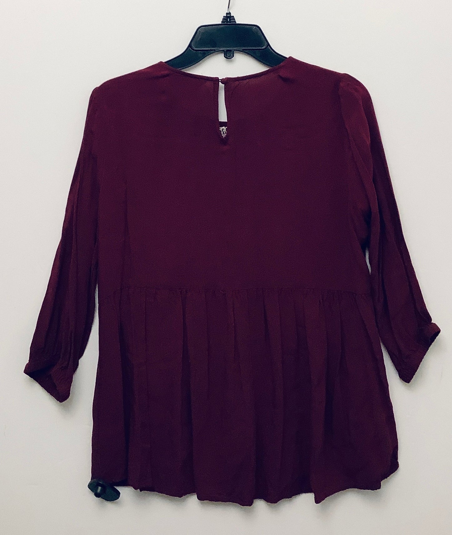 Top Short Sleeve By Savanna Jane In Maroon, Size: M