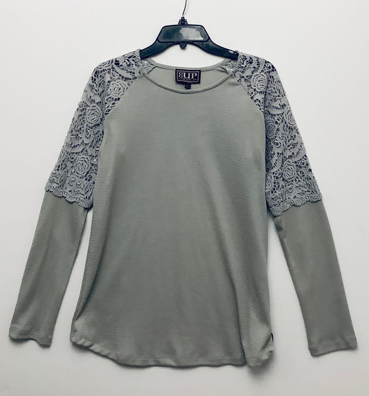 Top Long Sleeve By Cmc In Grey, Size: M